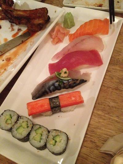 ซูชิ ที่ ร้านอาหาร ปลาดิบ