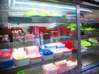 ของในตู้ไปหยิบเลย ที่ ร้านอาหาร สุกี้เอี้ยว-ฮั้ว 2498