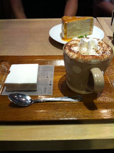 Hot chocolate มาพร้อม Marshmallow  1 ชิ้น ที่ ร้านอาหาร After You Dessert Cafe La Villa