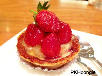 Strawberry Tarts  ที่ ร้านอาหาร บ้านหญิง สยามสแควร์