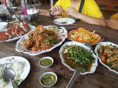 ร้านอาหาร ม. ม้าซีฟู้ด