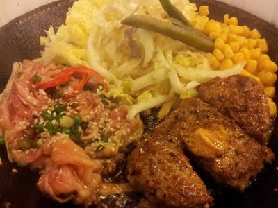 หน้าตาตอนมาเสริฟ ดิบๆกันอย่างงี้เลย ^^ ที่ ร้านอาหาร Pepper Lunch Central พระราม 3