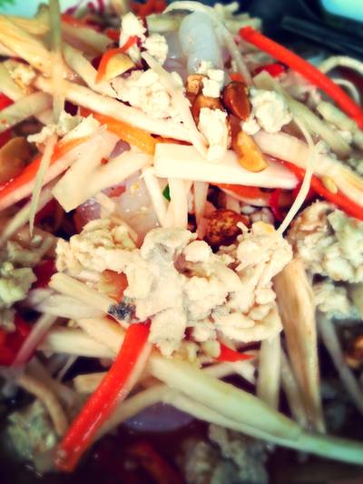 ยำยอดมะพร้าวอ่อนกุ้งสด ที่ ร้านอาหาร ไก่รสทิพย์ ยำยอดมะพร้าวอ่อนกุ้งสด ที่ ร้านอาหาร ไก่รสทิพย์