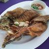 ปลากระพงทอดน้ำปลา ตัวใหญ่ๆ 300.- ที่ ร้านอาหาร ครัวแสวง ซีฟู้ด