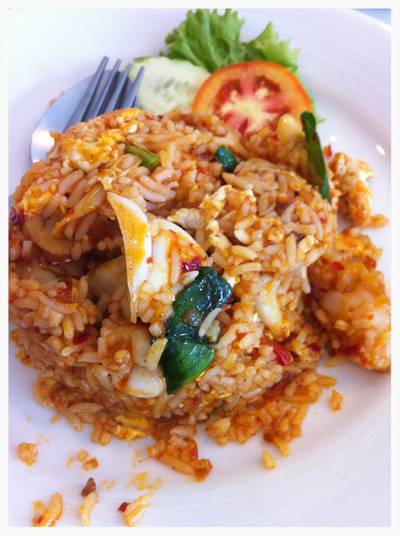 ข้าวผัดต้มยำทะเล อร่อยมว๊ากกกเจ้าค่ะ ที่ ร้านอาหาร บ้านกลางซอย (ซอยสวนอ้อย)