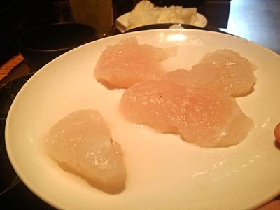 เนื้อปลากะพง ที่ ร้านอาหาร Tazu Shabu Yaki