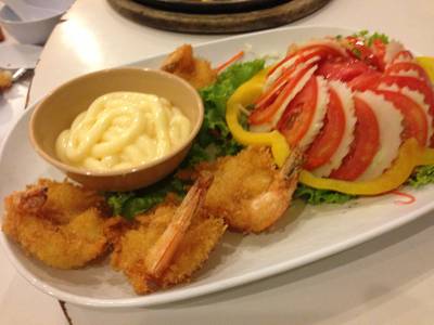 สลัดกุ้งทอด ที่ ร้านอาหาร กุ้งเต้น ราชพฤกษ์ สลัดกุ้งทอด ที่ ร้านอาหาร กุ้งเต้น ราชพฤกษ์