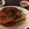 ปลากะพงทอดราดน้ำปลา ที่ ร้านอาหาร มุมอร่อย ศรีราชา