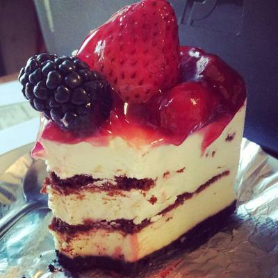 all berry oreo cheese ชอบบบสุด ๆ คับเค้กร้านนี้ ^ ^ ที่ ร้านอาหาร Puritan 