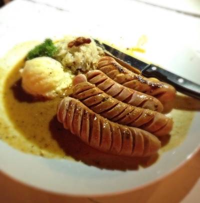 ไส้กรอกรวม ที่ ร้านอาหาร Tuscany Thai Cuisine