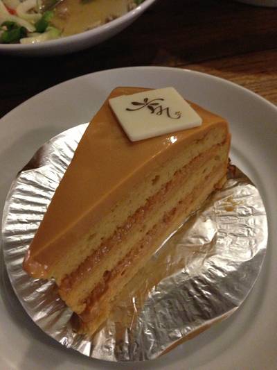 เค้กฟัดจ์ชาไทยครับ ^_^ ที่ ร้านอาหาร ครัวดอกไม้ขาว เค้กฟัดจ์ชาไทยครับ ^_^ ที่ ร้านอาหาร ครัวดอกไม้ขาว
