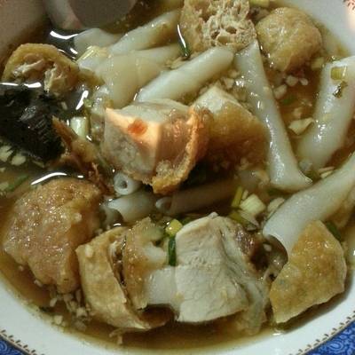 ก๋วยจั๊บน้ำข้นรสกลมกล่อม 30.- ค่ะ ที่ ร้านอาหาร ข้าวมันไก่นายธง