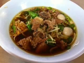 เกาเหลาเนื้อ ที่ ร้านอาหาร เชลล์โภชนา บ่อนไก่