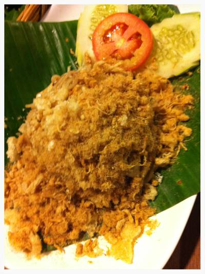 ผัดขนมจีน ที่ ร้านอาหาร ส้มตำนัว สยามสแควร์ซอย 5