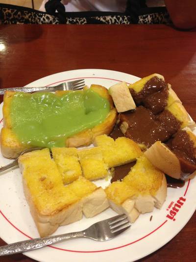 ร้านอาหาร มนต์นมสด ถนนดินสอ