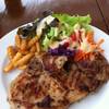 หร่อยๆๆจุงเบย ที่ ร้านอาหาร บ้านสวนสลัด Home Steak & Salad