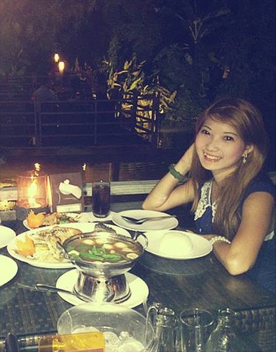 หอยนางรมตัวใหญ่พร้อมเครื่องเคียง ที่ ร้านอาหาร Waterside Resort Restaurant