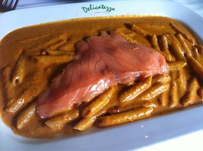 เพนเน่ครีมแซลมอน ที่ ร้านอาหาร Delicatezza