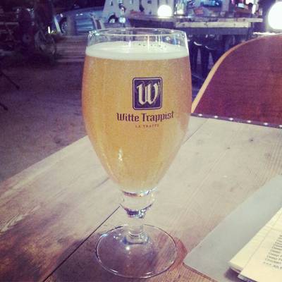 ร้านแจ่มดี เยื้องซิคาด้า เบียร์นอกเยอะมั่ก  ที่ ร้านอาหาร La Birra (ลาเบียร์ร่า)