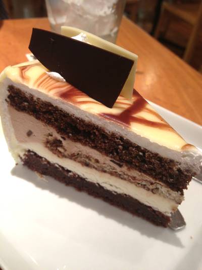 น่าทานนะคะ แต่พีชิมคำเดียว ก็ไม่เอาละค่ะ คนชอบหวานน่าจะชอบค่ะ ;) ที่ ร้านอาหาร บ้านหญิง สยามสแควร์