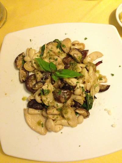 เห็ดผัดกระเทียม ที่ ร้านอาหาร Coco 51