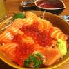 Salmon Ikura Don ที่ ร้านอาหาร Tororo Sushi