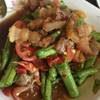 ตำถั่วหมูกรอบ ที่ ร้านอาหาร ครกไม้ไทยลาว