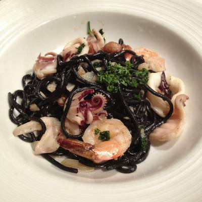 Black Spagetti Seafood ที่ ร้านอาหาร Big Mama Pizzeria Black Spagetti Seafood ที่ ร้านอาหาร Big Mama Pizzeria