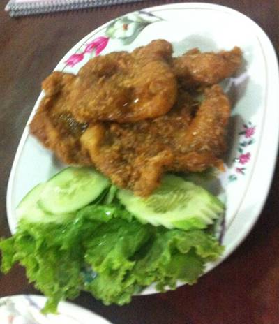 ปลากระพงทอดน้ำปลา ที่ ร้านอาหาร โรจน์ ซีฟู้ด ปลากระพงทอดน้ำปลา ที่ ร้านอาหาร โรจน์ ซีฟู้ด