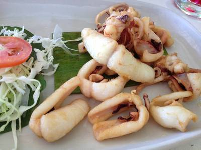 หมึกแดดเดียว อร่อย ที่ ร้านอาหาร บ้านอิสระ หมึกแดดเดียว อร่อย ที่ ร้านอาหาร บ้านอิสระ