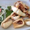 หมึกแดดเดียว อร่อย ที่ ร้านอาหาร บ้านอิสระ