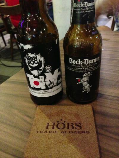 ขวดซ้าย Tokyo Brew Dog แอลกอฮอล18.2% นุ่ม หอม กลมกล่อม แรงเวอร์ ที่ ร้านอาหาร HOBS Int Intersect พระราม 3