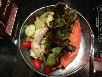 สลัดปลาแซลมอน145บาท ที่ ร้านอาหาร Shabu Sen สลัดปลาแซลมอน145บาท ที่ ร้านอาหาร Shabu Sen