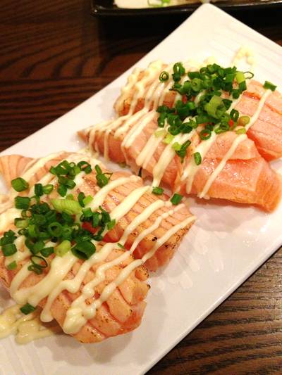 แซลมอนย่างย่างมาโย ที่ ร้านอาหาร Sushi Den Central Ladprao