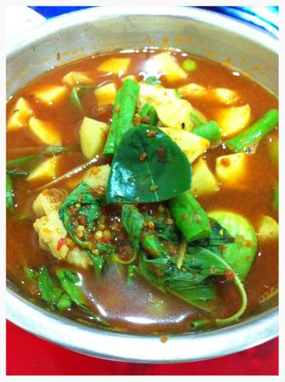 แกงป่าลูกชิ้นปลากราย ที่ ร้านอาหาร แกงป่าศรีย่าน