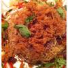 หมี่กรอบ** ที่ ร้านอาหาร ต้นเครื่อง