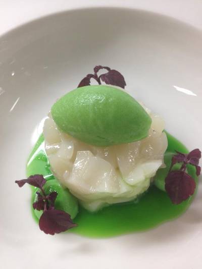 Us Scallop Sashimi W Apple And Wasabi ที่ ร้านอาหาร Water Library Chamchuree Square