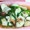 ผัดเห็ดออรินจิใส่กุ้ง ที่ ร้านอาหาร แกงป่าศรีย่าน