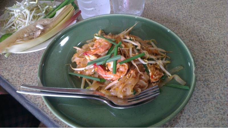 ผัดไทอร่อยที่สุดในโลก ที่ ร้านอาหาร บ้านคุณกบ