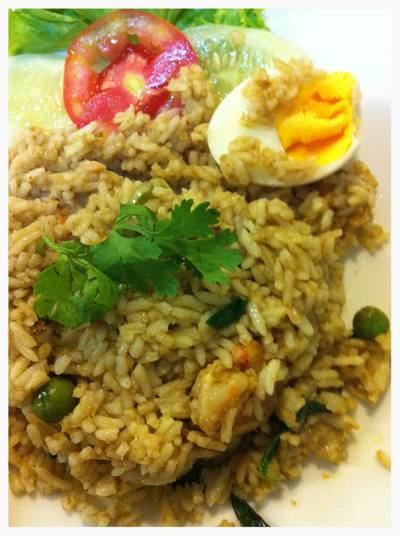 ข้าวผัดแกงเขียวหวานกุ้ง::55บาท ที่ ร้านอาหาร Panettone