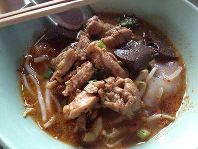ใหญ่ต้มยำไก่ ที่ ร้านอาหาร ก๋วยเตี๋ยวทุ่งใหญ่ ใหญ่ต้มยำไก่ ที่ ร้านอาหาร ก๋วยเตี๋ยวทุ่งใหญ่