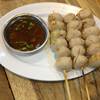 ลูกชิ้นหมู ที่ ร้านอาหาร ก๋วยเตี๋ยวชากังราว