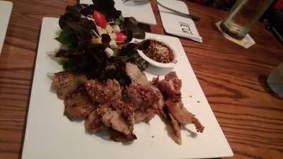 คอหมูย่าง ที่ ร้านอาหาร Beer Capital Bangkok