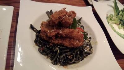 สปาเส้นดำ คาโบ กุ้งแม่น้ำ ที่ ร้านอาหาร Beer Capital Bangkok