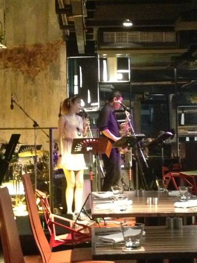 Band ที่ ร้านอาหาร Party House One Siam Design Hotel