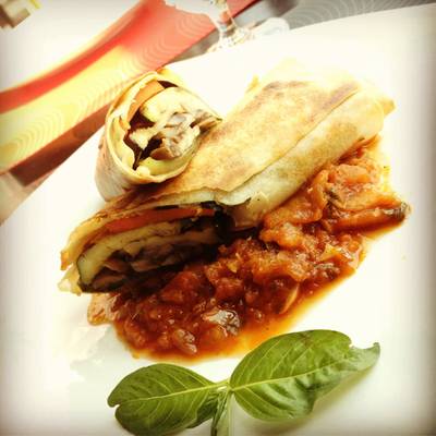 Vegetarian Parade: Vegetarian Spring Roll  ที่ ร้านอาหาร N'Grill Brazilian Bistro