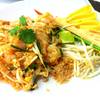 ผัดไทยกุ้งสด ธรรมดาไม่โดดเด่น ที่ ร้านอาหาร Midtown