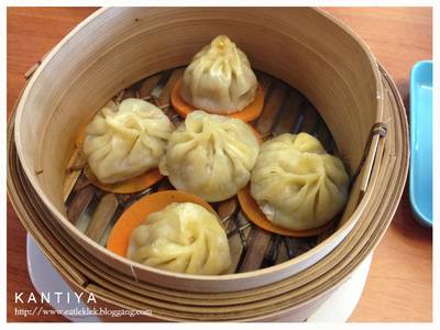 เสี่ยวหลงเปา ที่ ร้านอาหาร August Moon เสี่ยวหลงเปา ที่ ร้านอาหาร August Moon