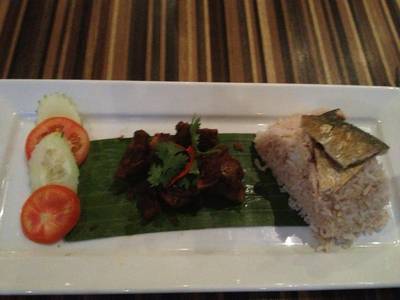 ข้าวคลุกกะปิ ที่ ร้านอาหาร Party House One Siam Design Hotel