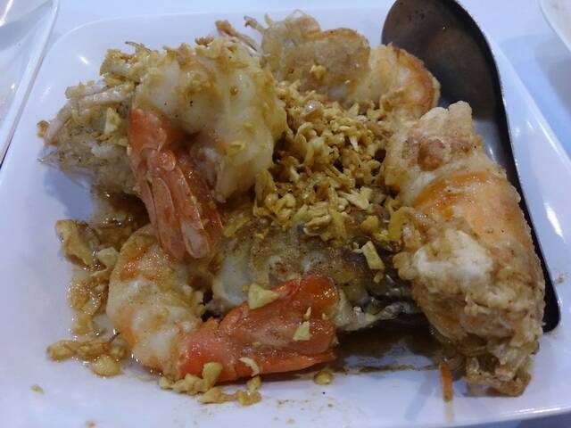 กุ้งทอดกระเทียม ที่ ร้านอาหาร ครัวอัปษร สาขา 2 (เสาชิงช้า)